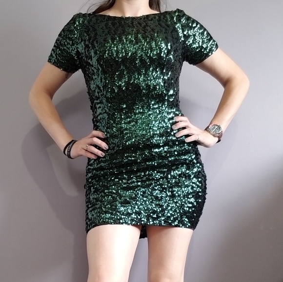 green emerald velvet dress Sail to Sable x Style Charade Charlotte Sequin Dress in Emerald Medium main image 0